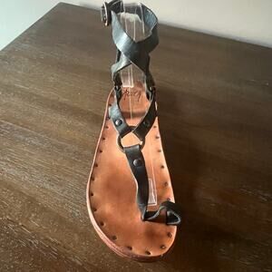 Beek Woman’s Black/Tan Leather Lark Sandal- Style # 5402449- Size 6